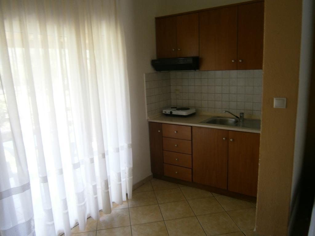 קריופיגי Kiparissis Apartments מראה חיצוני תמונה