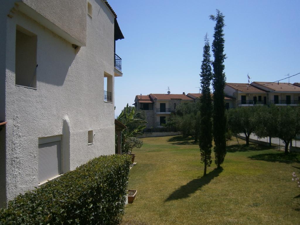 קריופיגי Kiparissis Apartments מראה חיצוני תמונה