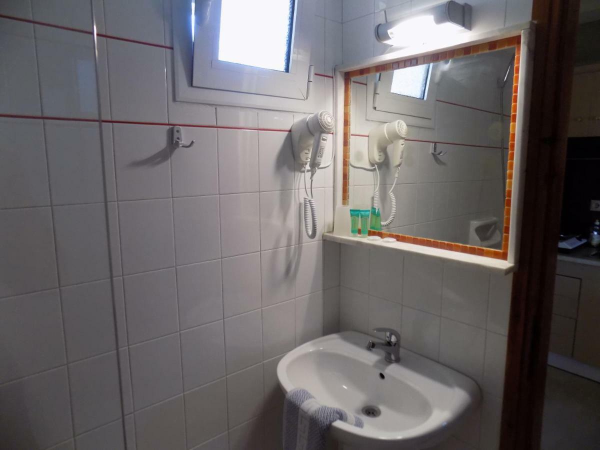 קריופיגי Kiparissis Apartments מראה חיצוני תמונה